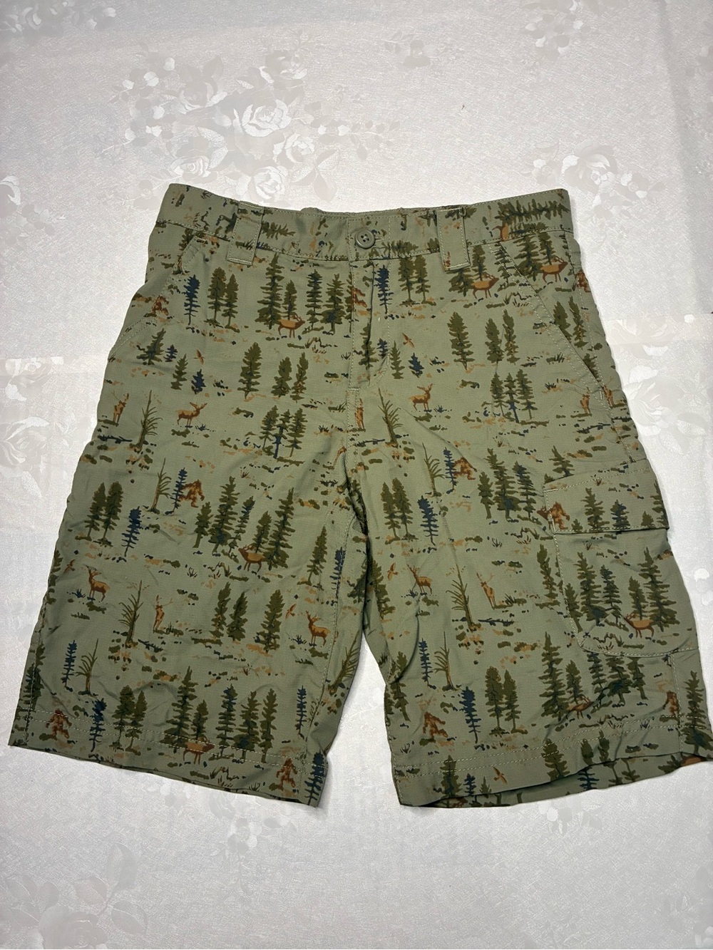 Columbia Boys Bigfoot Sasquatch Forest Cargo Shorts Hiking Omni-Shade Small